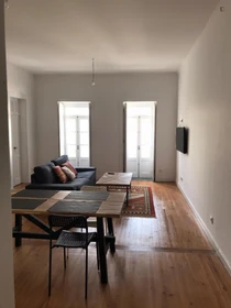 Zimmer mit Doppelbett zu vermieten Aveiro