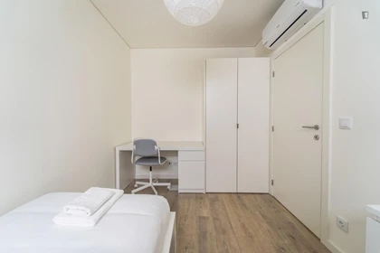 Zimmer mit Doppelbett zu vermieten Braga