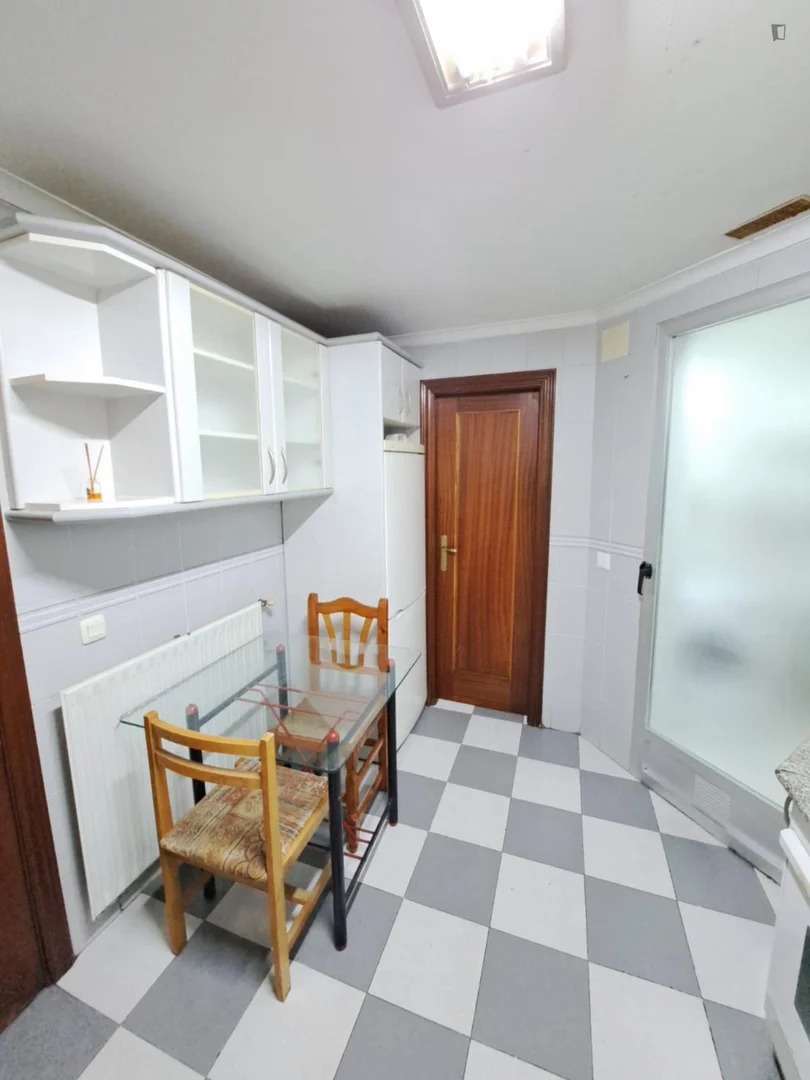 Quarto de estudante funcional perfeito para estudar em