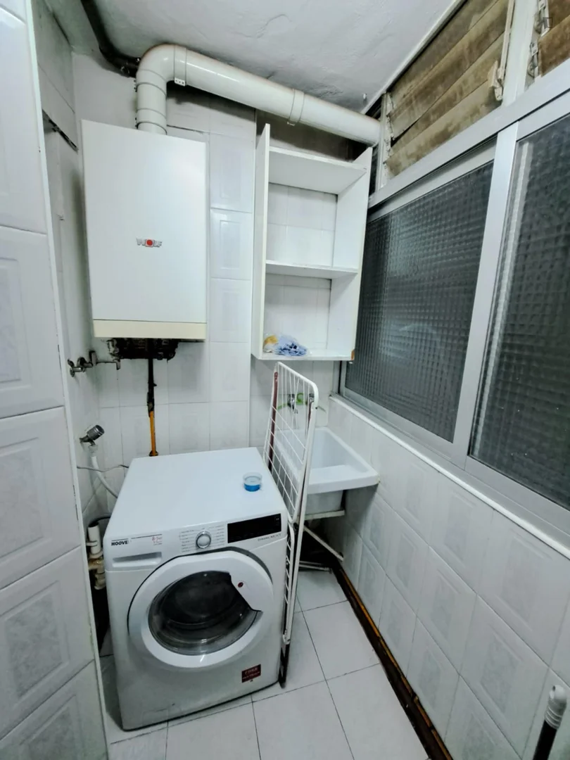 Quarto amigo do estudante em com comodidades modernas