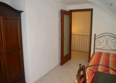 Alojamiento con 3 habitaciones en Catania