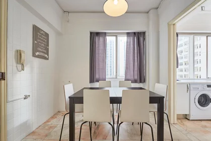 Quarto privado em Rua Sampaio e Pina, imagem 12 de 20