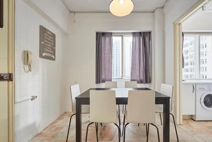 Quarto privado em Rua Sampaio e Pina, imagem 13 de 20
