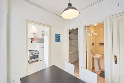 Quarto privado em Rua Sampaio e Pina, imagem 16 de 20