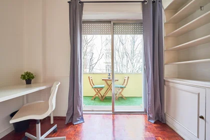 Quarto privado em Rua Sampaio e Pina, imagem 5 de 20