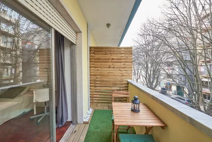 Quarto privado em Rua Sampaio e Pina, imagem 9 de 20