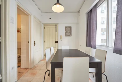 Quarto privado em Rua Sampaio e Pina, imagem 10 de 20
