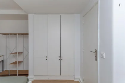 Stanza privata in Avenida Fontes Pereira de Melo, immagine 2 di 40