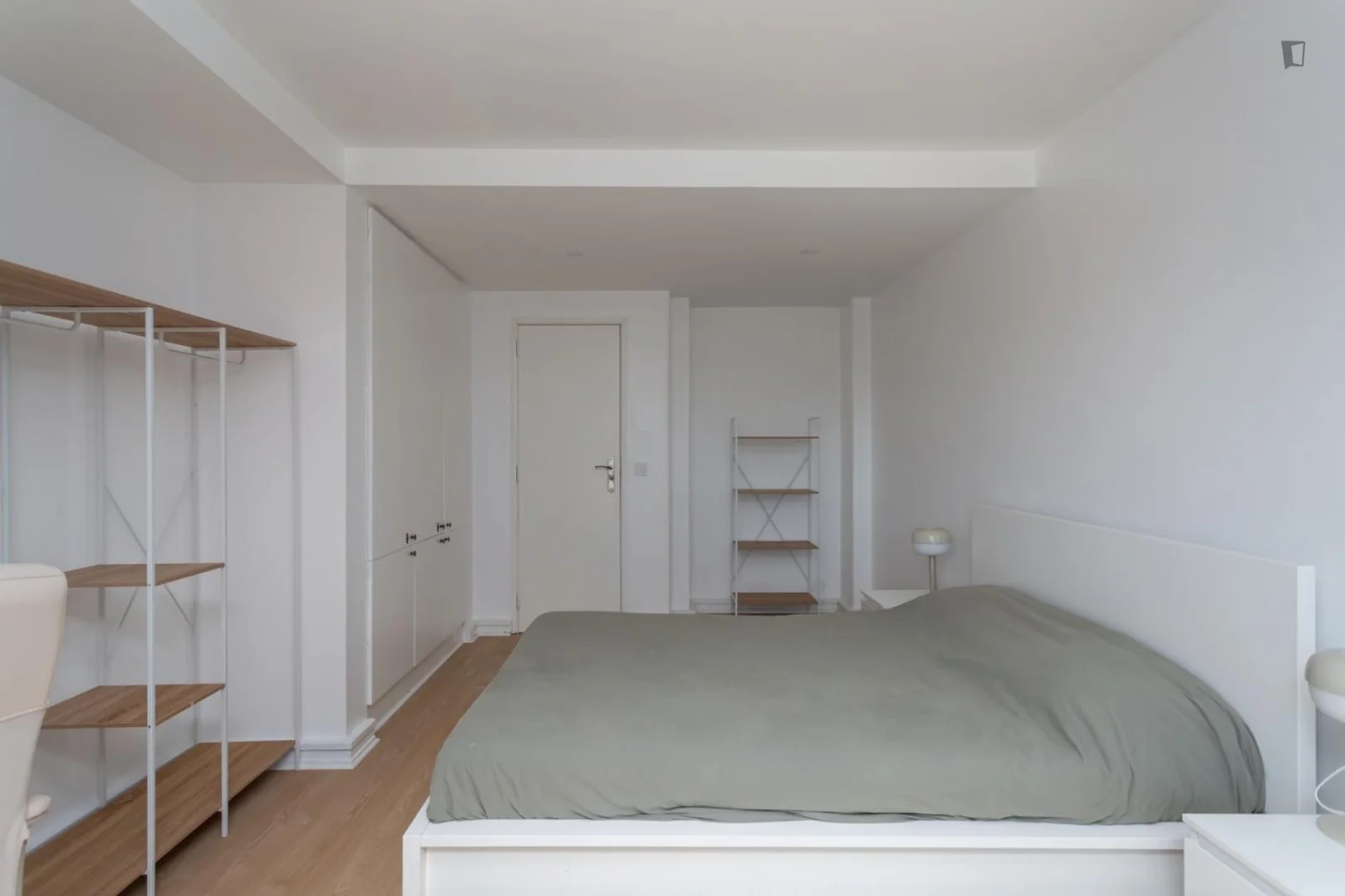 Quarto de estudante económico com localização conveniente em 