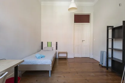 Stanza privata in Av. Almirante Reis, immagine 2 di 17