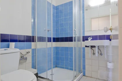 Stanza privata in Avenida Almirante Reis, immagine 14 di 17