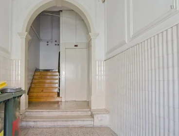 Stanza privata in Avenida Almirante Reis, immagine 15 di 17
