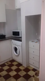 Stanza privata in Rua Eduardo Brazão, immagine 13 di 30