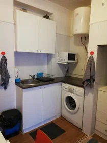 Stanza privata in Rua Eduardo Brazão, immagine 15 di 30