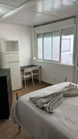 Stanza privata in Rua Eduardo Brazão, immagine 4 di 30