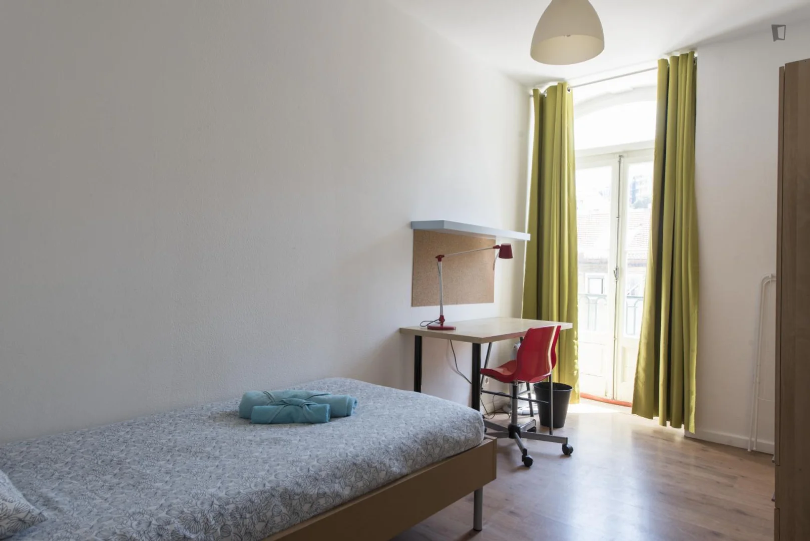 Komfortables und geräumiges Studentenzimmer in 