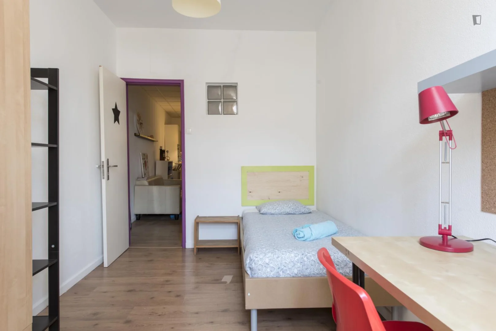Helles und luftiges Studentenzimmer mit einfachem Zugang zur Universität in 