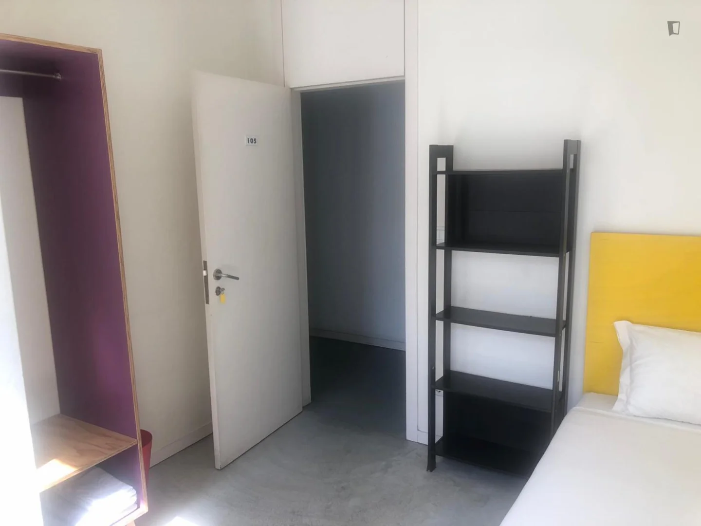 Budget-friendly student room close to campus in 