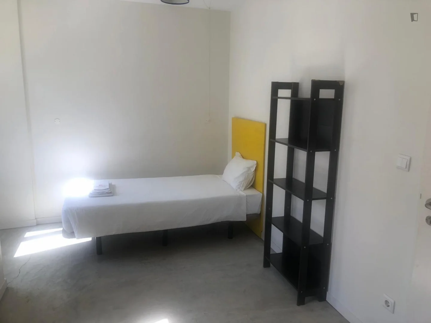 Economical student room with convenient location in 