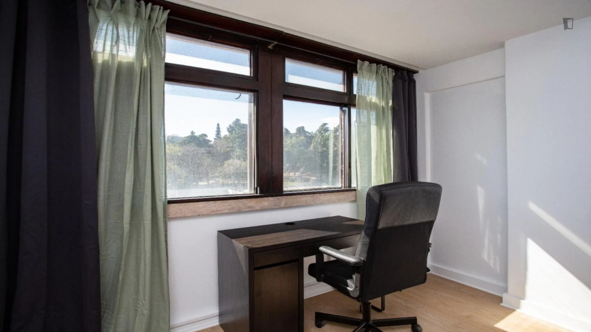 Quarto amigo do estudante em  com comodidades modernas