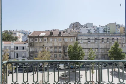 Stanza privata in Av. Almirante Reis, immagine 5 di 17