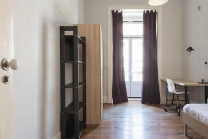 Stanza privata in Av. Almirante Reis, immagine 2 di 17