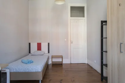 Stanza privata in Av. Almirante Reis, immagine 3 di 17