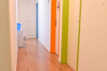 Stanza privata in Av. Almirante Reis, immagine 17 di 17