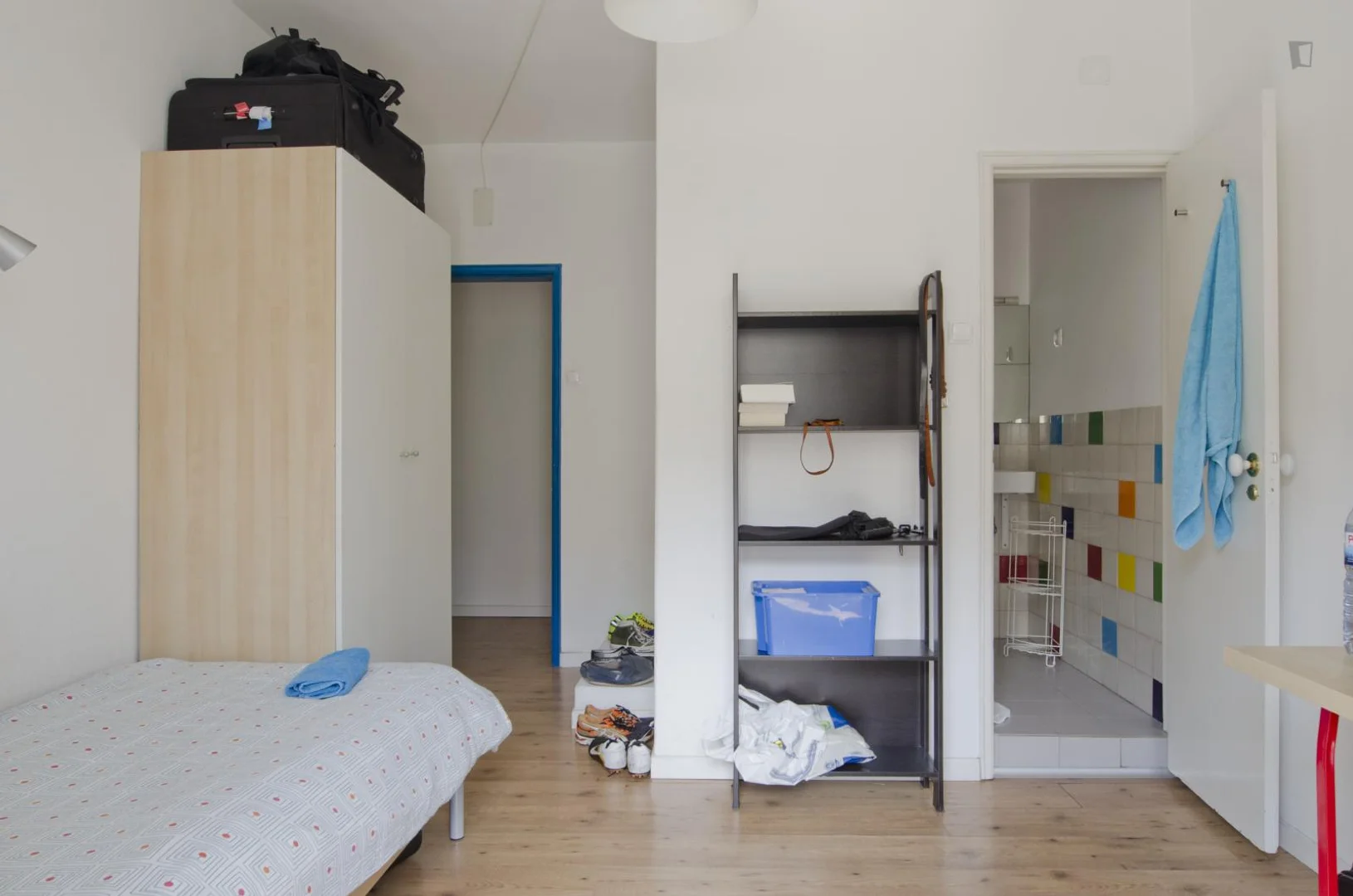Funktionelles Studentenzimmer perfekt zum Studieren in 