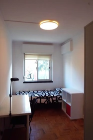 Room for rent with double bed Carcavelos