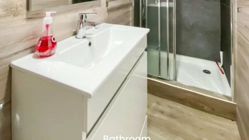 Chambre privée à Av. Infante Dom Henrique, image 18 de 28