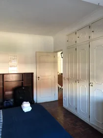 Chambre privée à Av. Infante Dom Henrique, image 26 de 28