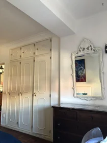 Chambre privée à Av. Infante Dom Henrique, image 7 de 28
