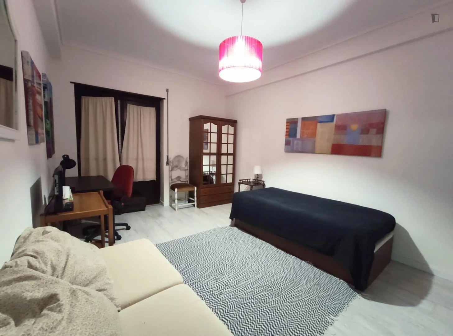 Chambre d'étudiant bon marché à proximité du campus dans