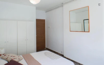 Private room at Carrer del Comte Borrell, image 2 of 14