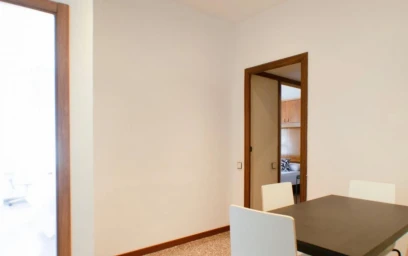 Private room at Carrer del Comte Borrell, image 12 of 14
