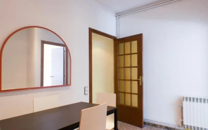 Private room at Carrer del Comte Borrell, image 13 of 14