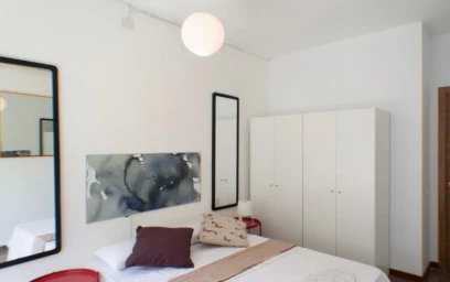 Private room at Carrer del Comte Borrell, image 4 of 14