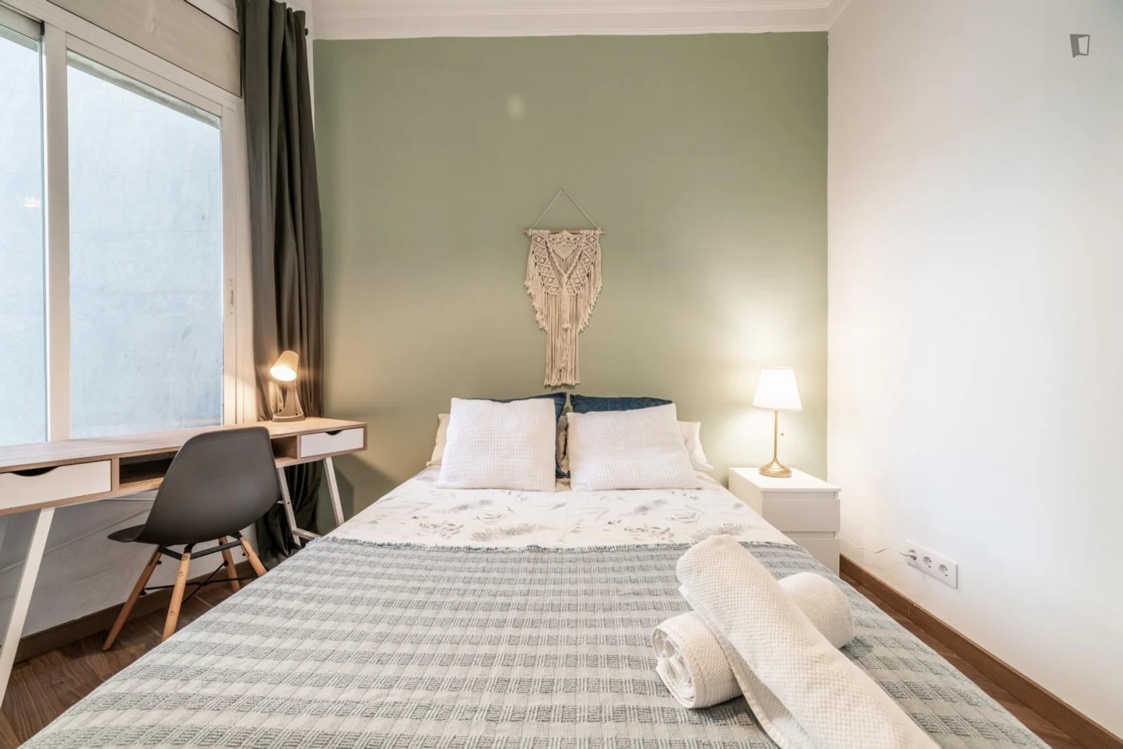 Cozy room for students available in 