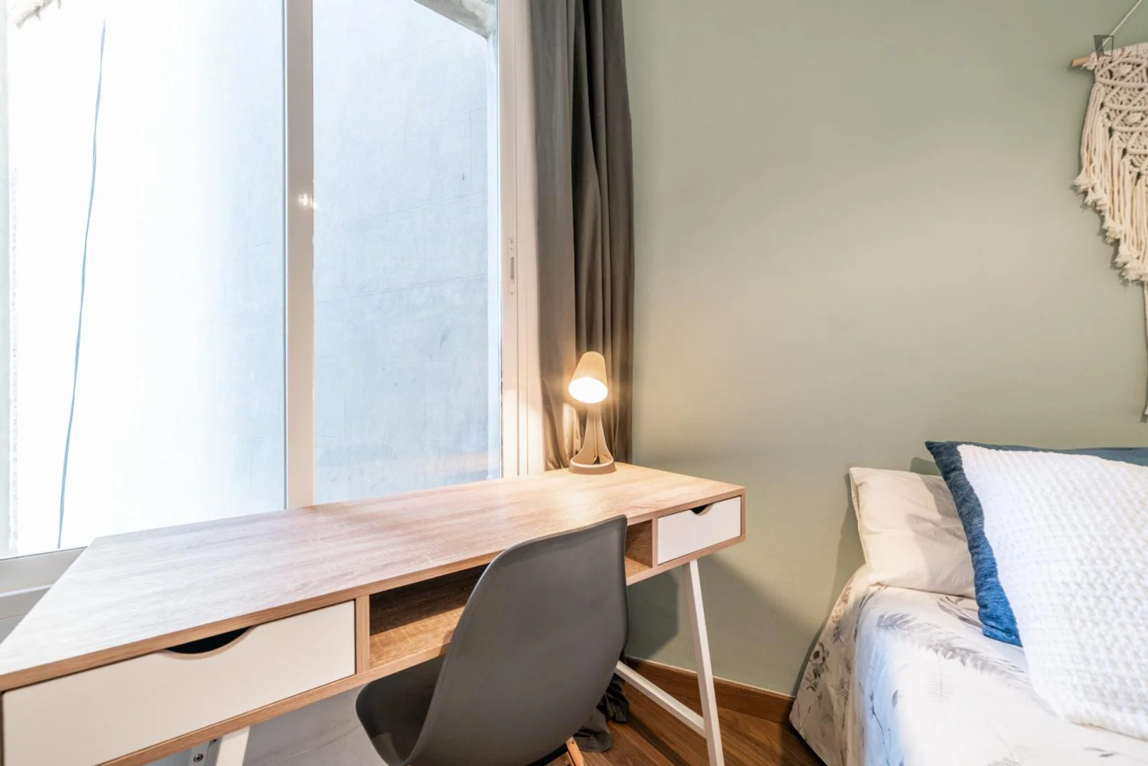 Budget-friendly student room close to campus in 