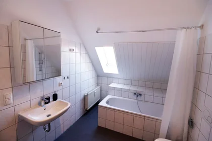 Chambre privée à Thälmannstraße, Krämpfervorstadt, image 8 de 10