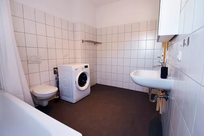 Chambre privée à Thälmannstraße, Krämpfervorstadt, image 9 de 10