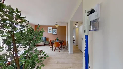 Private room at Rue du Loup, Coteaux Ouest, image 6 of 10