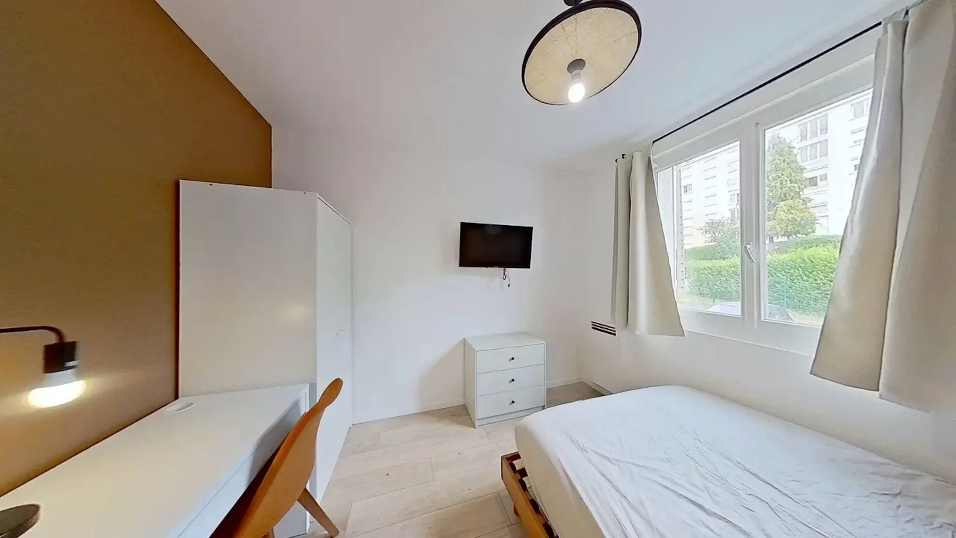 Helles und luftiges Studentenzimmer mit einfachem Zugang zur Universität in 