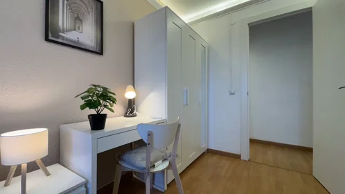 Chambre privée à Calle de Juan García Serrano, , image 8 de 10
