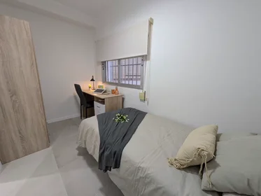 Privatzimmer in der Carrer de Cristóbal Sorní, , bild 1 von 10