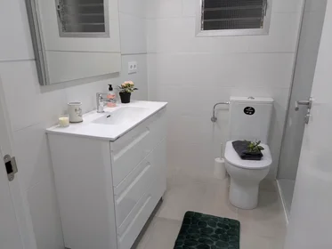 Chambre privée à Carrer de Cristóbal Sorní, image 5 de 10