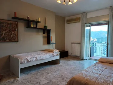 Gesamte Unterkunft in der Via Santa Maria Mazzarello, Uditore-Passo di Rigano, bild 4 von 10