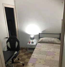 Habitación privada en Ronda del Guinardó, imagen 1 de 13