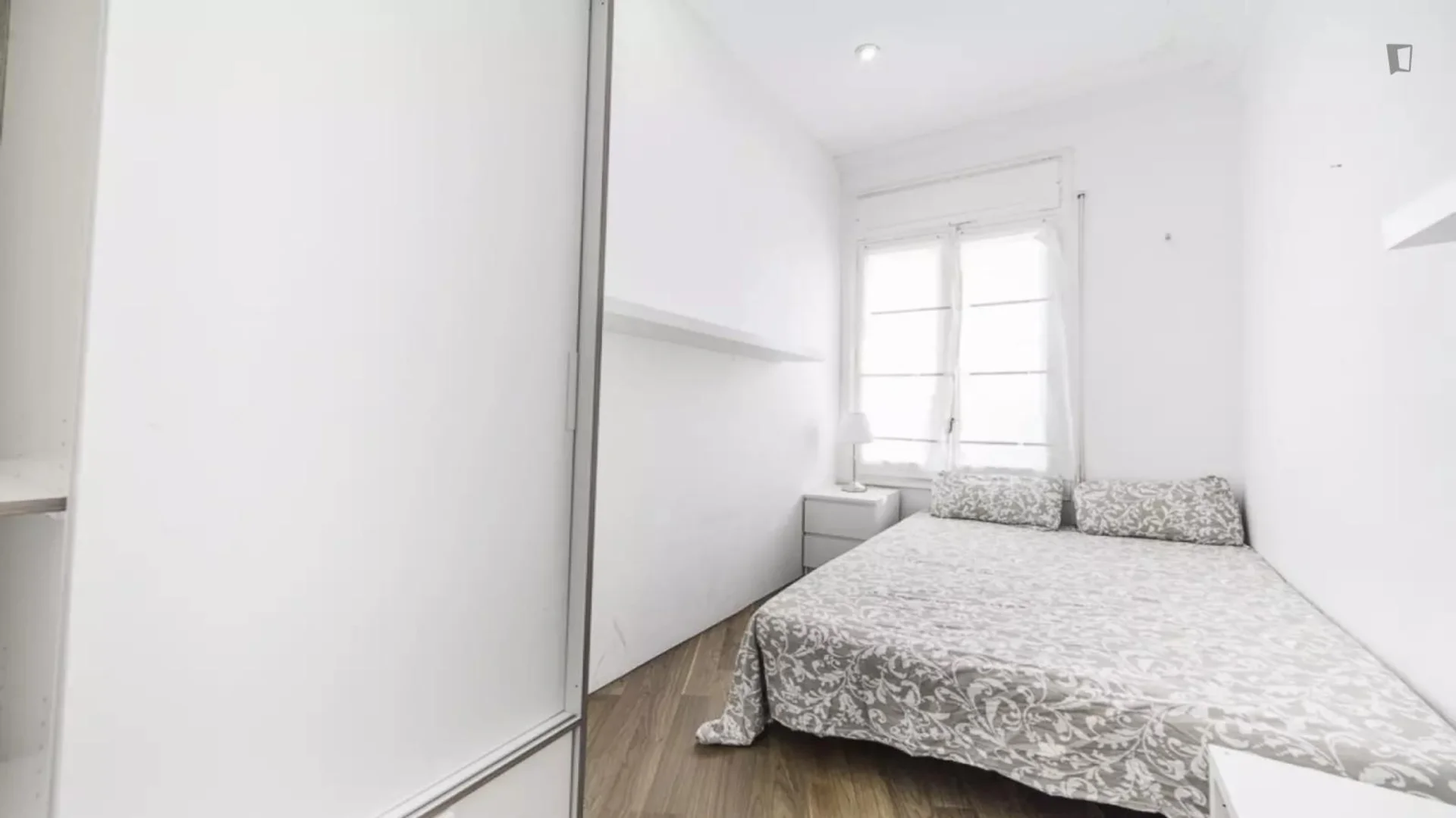 Zimmer in Studentenwohnung in  zu vermieten, voll möbliert